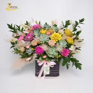Tháng Năm Rực Rỡ